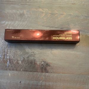 Hourglass Vanish Airbrush Concealer Shade: Fawn